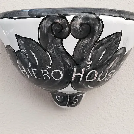 Hiero House * Lascari